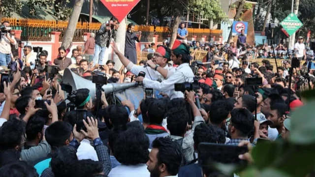 সাদিক কায়েমের নেতৃত্বে স্বরাষ্ট্র উপদেষ্টার কার্যালয় ঘেরাও কর্মসূচিতে পুলিশের বাধা