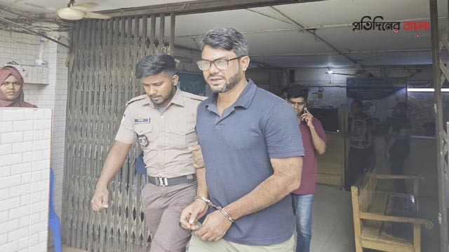 কদমতলীতে ডাকাতির অভিযোগে অস্ত্রসহ জামায়াতপন্থি এমপির আত্মীয় গ্রেফতার