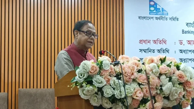 বাস্তবতা বিবেচনায় ১০–১৫টি ব্যাংকই যথেষ্ট: গভর্নর