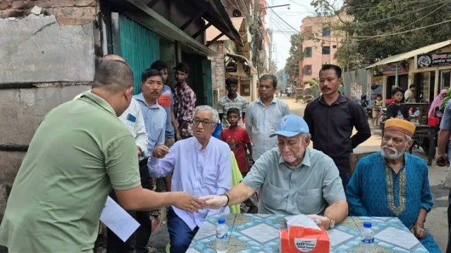 বান্দরবানে আগুনে ক্ষতিগ্রস্তদের পাশে এমপি সাচিং প্রু জেরী