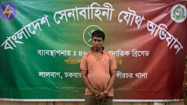 রাজধানীতে সেনা অভিযানে ইয়াবাসহ মাদক ব্যবসায়ী গ্রেফতার