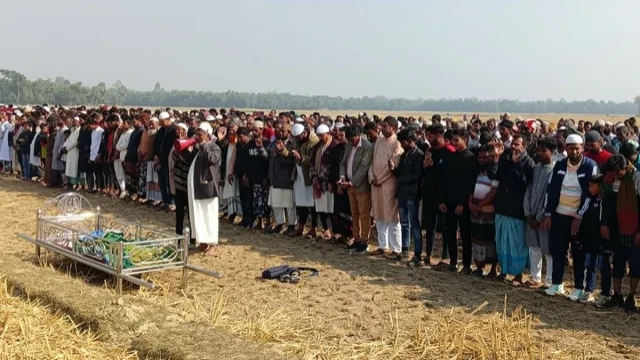 শিশু সাজিদের দাফন সম্পন্ন, জানাজায় মানুষের ঢল