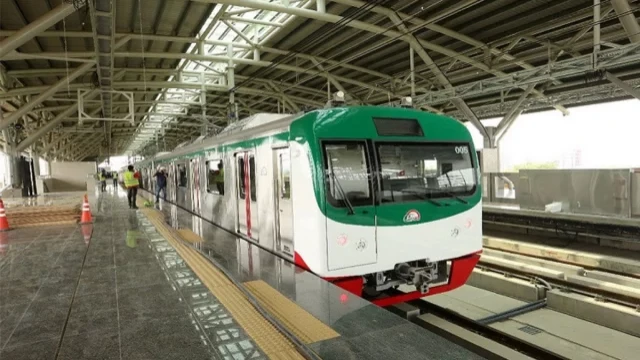 স্টেশনে ঢুকে মেট্রোরেলে না উঠলেও কাটবে ১০০ টাকা