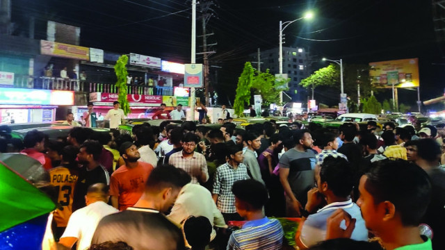 শাবিপ্রবি শিক্ষককে মারধর, শিক্ষার্থীদের সড়ক অবরোধে উত্তপ্ত সিলেট-সুনামগঞ্জ সড়ক