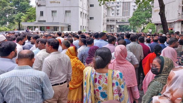সরকারি চাকরি অধ্যাদেশ বাতিলের দাবিতে সচিবালয়ে গণজমায়েত আজ
