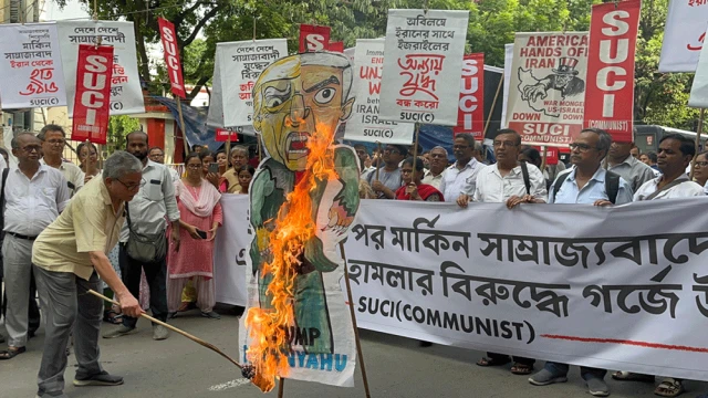 ইরানে যুক্তরাষ্ট্রের হামলার প্রতিবাদে কলকাতায় বিক্ষোভ, ট্রাম্পের কুশপুত্তলিকা দাহ
