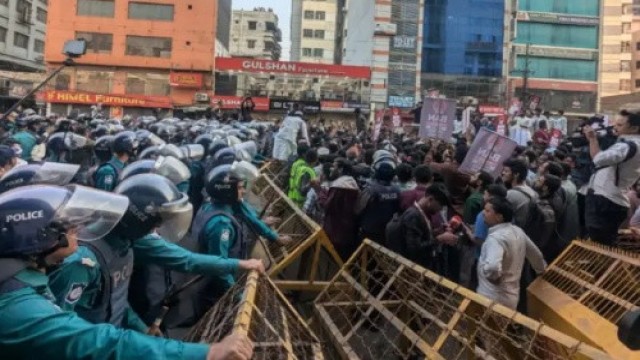 'মার্চ টু ইন্ডিয়ান হাইকমিশন’ কর্মসূচিতে পুলিশের বাধা