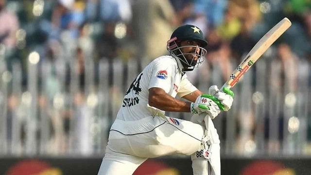 মাসুদের প্রথম ডাবল সেঞ্চুরিতে ভাঙল ইনজামাম-শেবাগের রেকর্ড