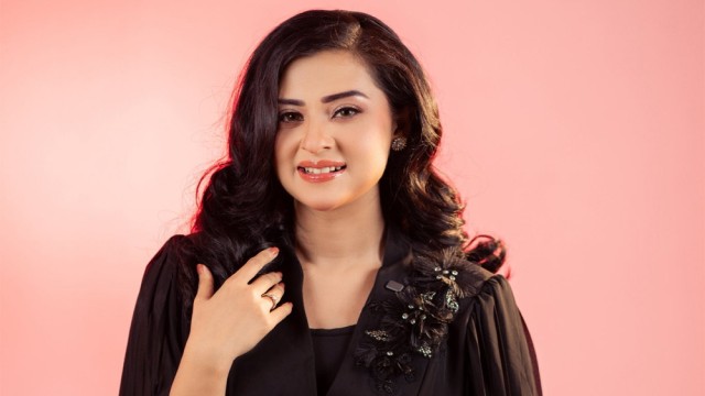 মেয়েদের নিয়েই মেয়েদের ট্রল এখন বেশি চোখে পড়ে: বুবলী