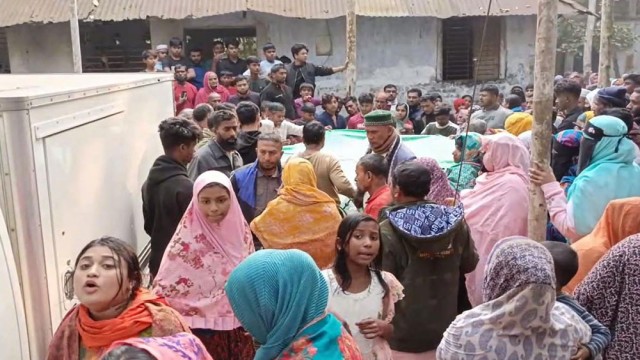 মুক্তি মেলেনি সেই ছাত্রলীগ নেতার, জেল গেটেই গেল স্ত্রী-সন্তানের লাশ