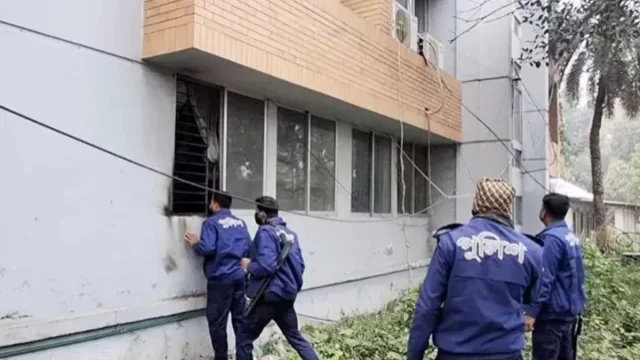 নির্বাচন অফিসে আগুন