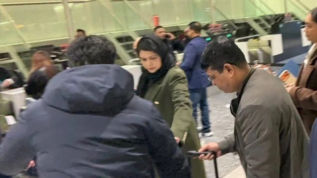 ঢাকার পথে জোবাইদা রহমান