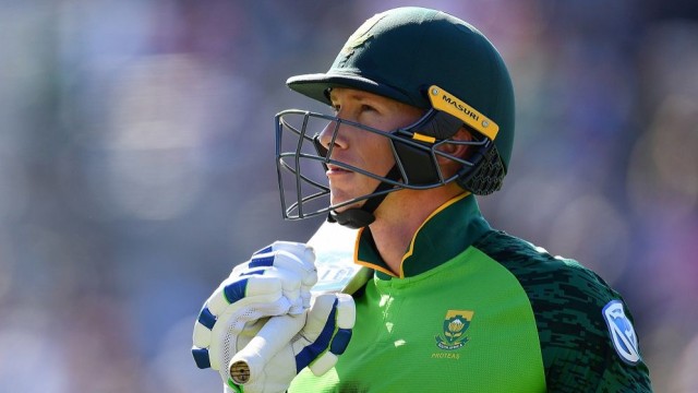 আন্তর্জাতিক ক্রিকেট থেকে সরে দাঁড়ালেন রাসি ফন ডার ডুসেন