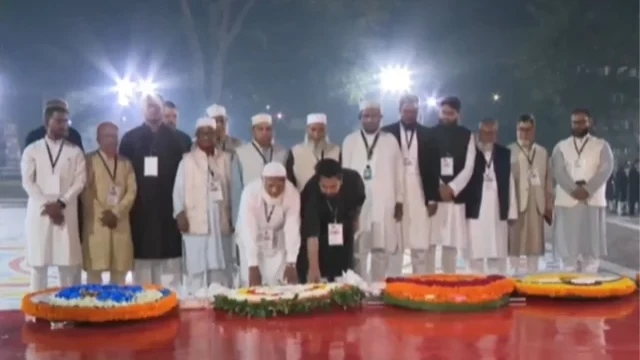 কেন্দ্রীয় শহীদ মিনারে ভাষাশহীদদের প্রতি জামায়াত আমিরের শ্রদ্ধা
