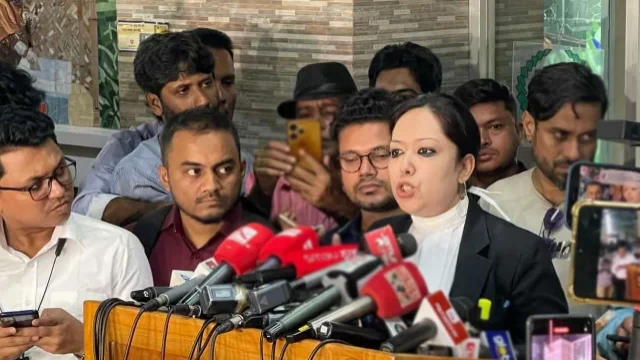 এবার হাসনাতের ‘ছাত্রলীগ সংযোগ’ নিয়ে রুমিনের পোস্ট, বললেন ‘ফকিন্নির বাচ্চা’