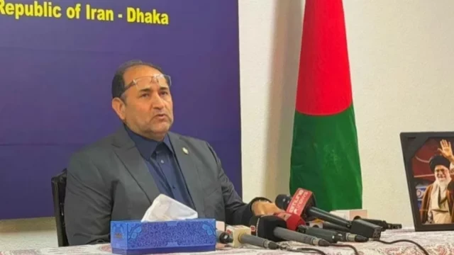 হরমুজ প্রণালিতে আটকে থাকা ৬ বাংলাদেশি জাহাজ চলাচলের অনুমতি পেল