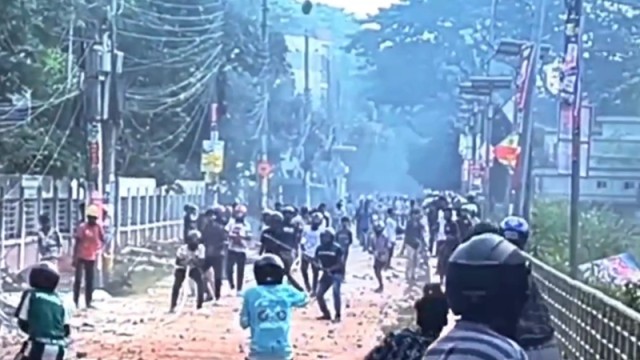 সিরাজগঞ্জে দুই এলাকার দফায় দফায় সংঘর্ষ, আহত ৩০