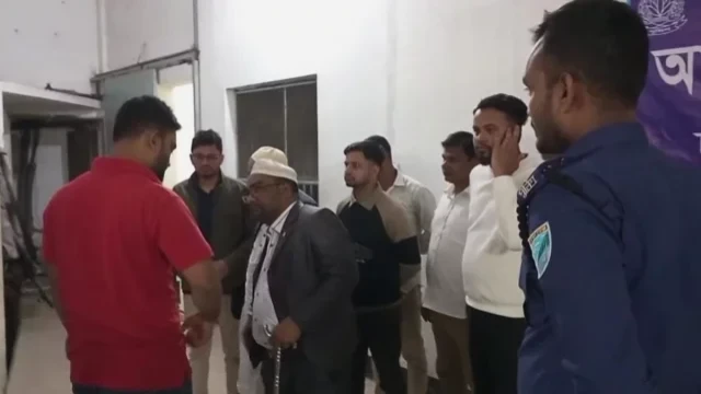 আশুলিয়ায় কেন্দ্র দখলের অভিযোগ, বিএনপির ১৩ সমর্থক আটক