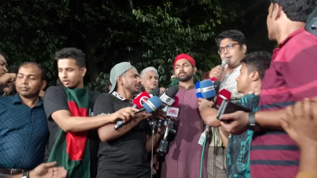 দাবি আদায় না হওয়া পর্যন্ত রাজপথে থাকার ঘোষণা জবি শিক্ষার্থীদের