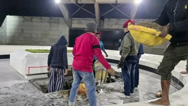 জিয়া উদ্যানে কবর খনন শুরু