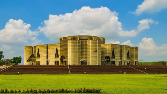 সোমবার সকালেই এমপিদের শপথ, বিকেলে নতুন মন্ত্রিসভা