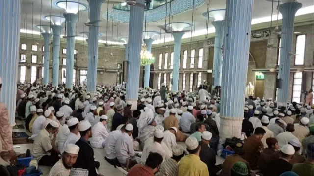 জাতীয় মসজিদে ঈদের প্রথম জামাত সম্পন্ন, মুসল্লিদের ঢল