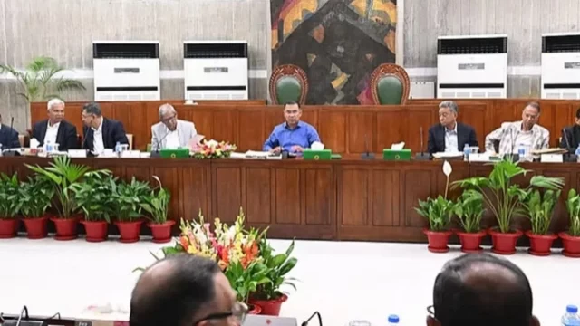 জ্বালানি সাশ্রয়ে অফিস সময় কমলো, সন্ধ্যা ৬টার মধ্যে বন্ধ থাকবে মার্কেট