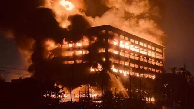 ১৭ ঘণ্টা পর নিয়ন্ত্রণে চট্টগ্রাম ইপিজেডের আগুন