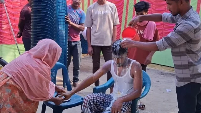 তিন দফা সংসার ভাঙনের পর ব্যতিক্রমী শপথ, দুধ দিয়ে গোসল যুবকের