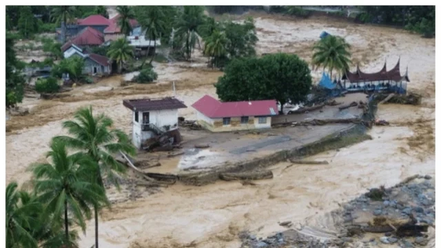 ইন্দোনেশিয়ায় বন্যা-ভূমিধস : মৃতের সংখ্যা ছাড়াল ৯০০