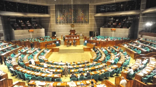 আন্দোলনের দিন সবার ফোন কেন বন্ধ ছিল, সংসদে প্রশ্ন রফিকুল ইসলামের