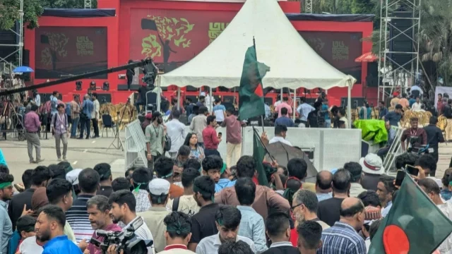 মানিক মিয়া অ্যাভিনিউতে চলছে '৩৬ জুলাই' উদযাপন