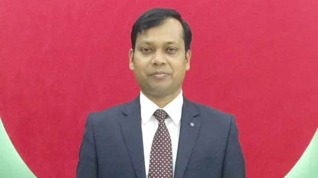 সিলেটের ডিসি সারওয়ার আলমকে আদালতের শোকজ