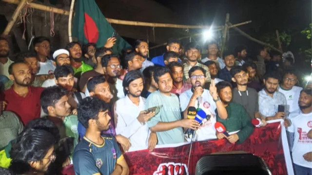 আসিফ নজরুল ও আলী ইমাম মজুমদারের অপসারণ দাবি