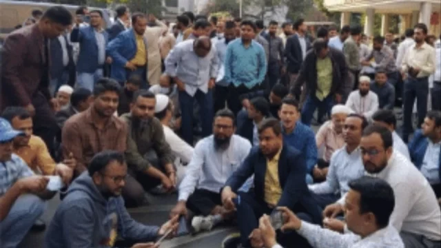 সচিবালয় ভাতা’ আন্দোলন থেকে ১১ জন আটক