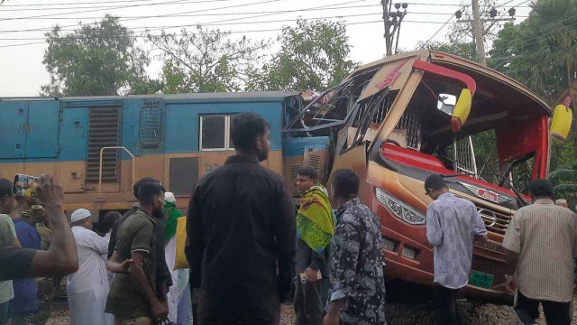 কুমিল্লার রেল দুর্ঘটনা: নিহতদের পরিবারে আর্থিক সহায়তার ঘোষণা