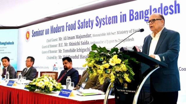 চালের দাম বাড়া নিয়ে বাড়াবাড়ি নয়, নজরদারি চলছে: খাদ্য উপদেষ্টা