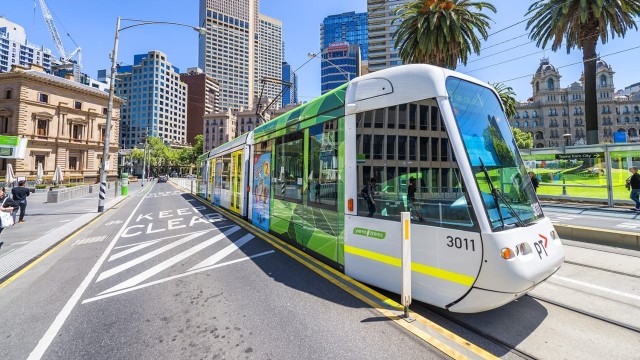 অস্ট্রেলিয়ায় জ্বালানির দাম বৃদ্ধি: তাসমানিয়া ও ভিক্টোরিয়ায় গণপরিবহন বিনামূল্যে ঘোষণা