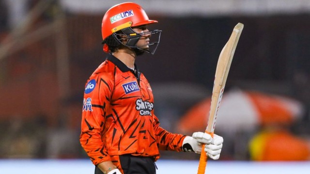 আইপিএলে অভিষেক শর্মার মাইলফলক, ভাঙলেন শেবাগের রেকর্ড