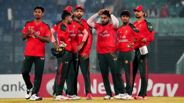 ‘বিশ্বকাপ না খেললেও ক্ষতি নেই’— আসিফের মন্তব্যে দ্বিমত পোষণ করলেন সুজন