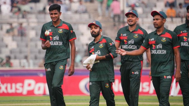 তামিমের ঝড় ও নাহিদের তোপে পাকিস্তানকে উড়িয়ে সিরিজে এগিয়ে বাংলাদেশ