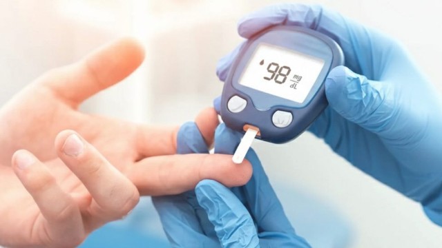 ব্লাড সুগার নিয়ন্ত্রণে কী খাবেন?