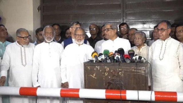খালেদা জিয়ার সঙ্গে বিএনপি নেতাদের ঈদ শুভেচ্ছা বিনিময়
