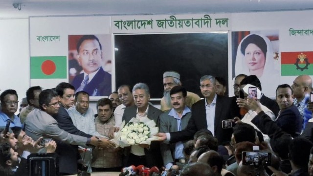 নিজের দল বিলুপ্ত করে বিএনপিতে যোগ দিলেন শাহাদাত হোসেন সেলিম