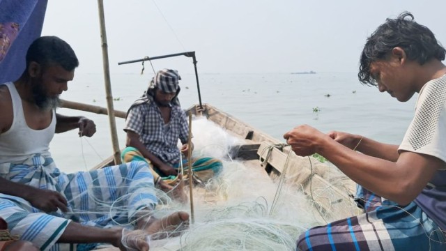 পদ্মা ও মেঘনা নদী এলাকায় দুই মাস মাছ ধরা নিষিদ্ধ