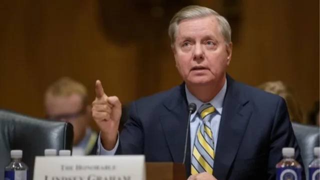 ইরানে এই শাসনের পতন ঘটলে আমরা বিপুল অর্থ আয় করতে পারব: মার্কিন সিনেটর