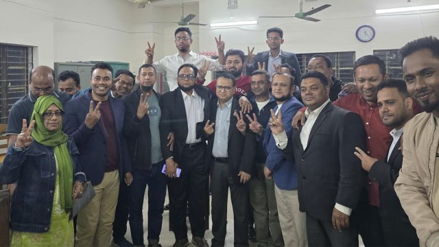 ফেনী আইনজীবী সমিতির নির্বাচনে বিএনপি সমর্থিত প্যানেলের নিরঙ্কুশ জয়