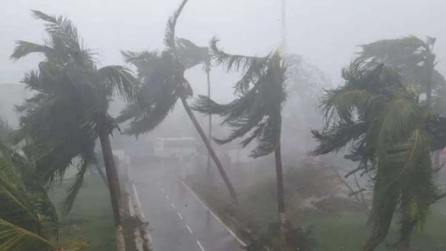 সিলেটে ৬০ কিমি বেগে ঝোড়ো হাওয়ার পূর্বাভাস: নদীবন্দরে সতর্কতা জারি