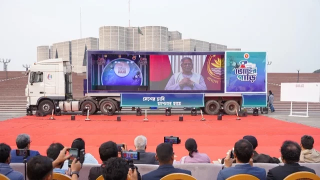 গণভোটে ‘হ্যাঁ’ ভোট দেওয়ার আহ্বান প্রধান উপদেষ্টার