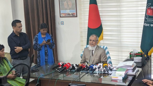 আদালতের আদেশ এলে ভোট পুনর্গণনায় পদক্ষেপ: ইসি আনোয়ারুল ইসলাম